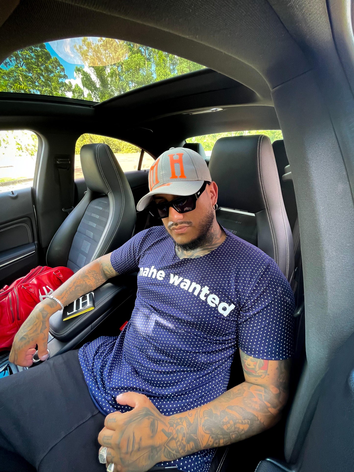 camiseta mahe letters