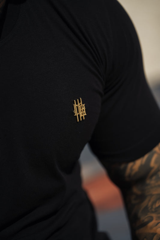 Camiseta Mahe Black Gold Flash