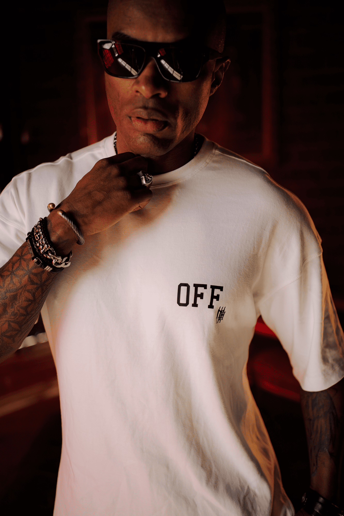 camiseta mahe over white