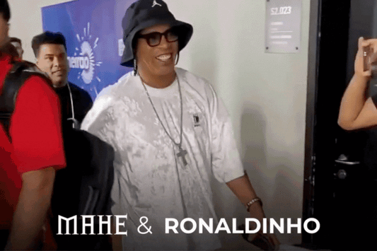 NEWS | RONALDINHO VESTE MAHE