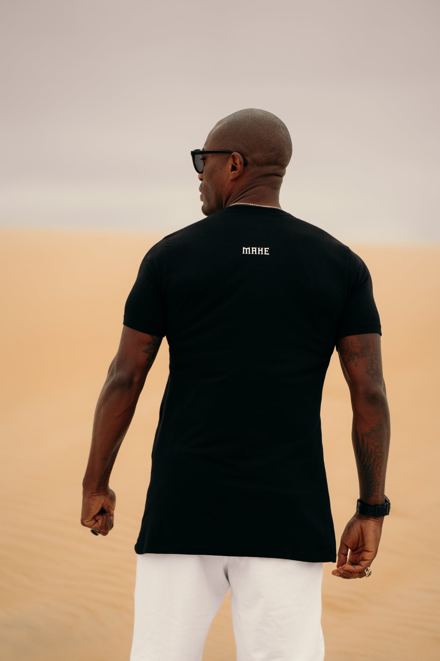 camiseta mahe black emblem