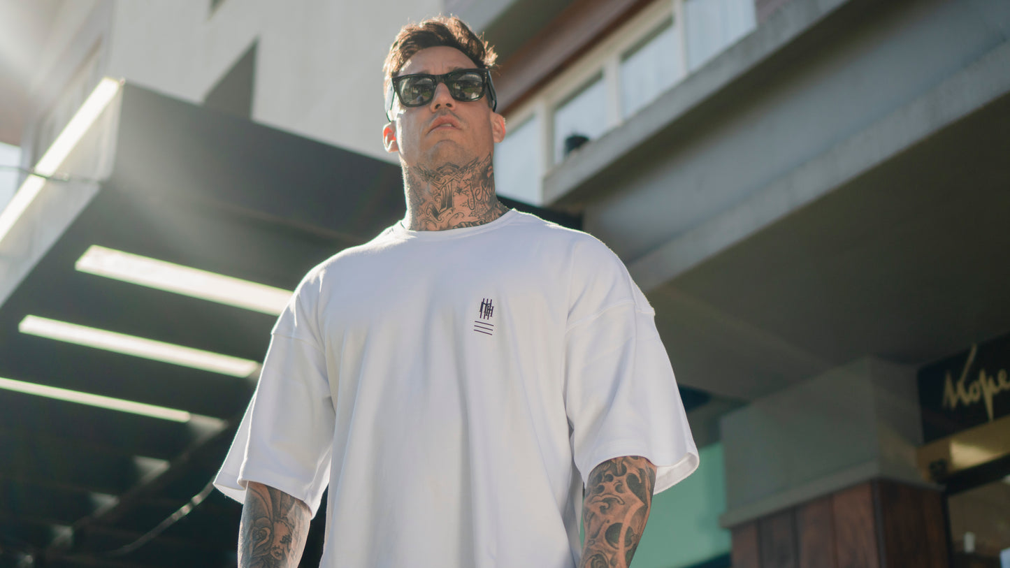 camiseta mahe over white lock