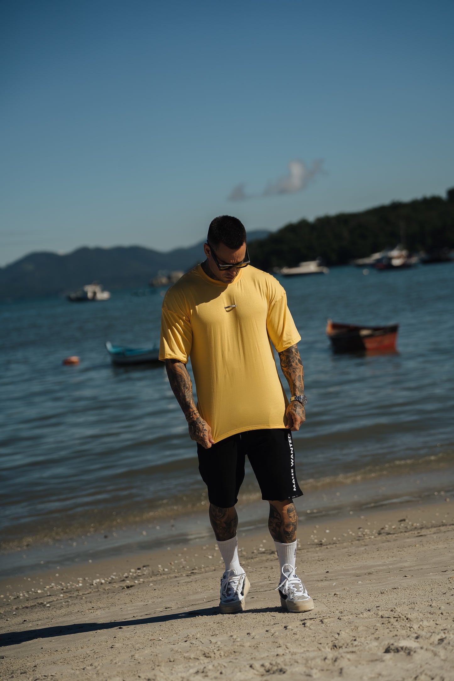 camiseta mahe oversize spray paint sunlight yellow