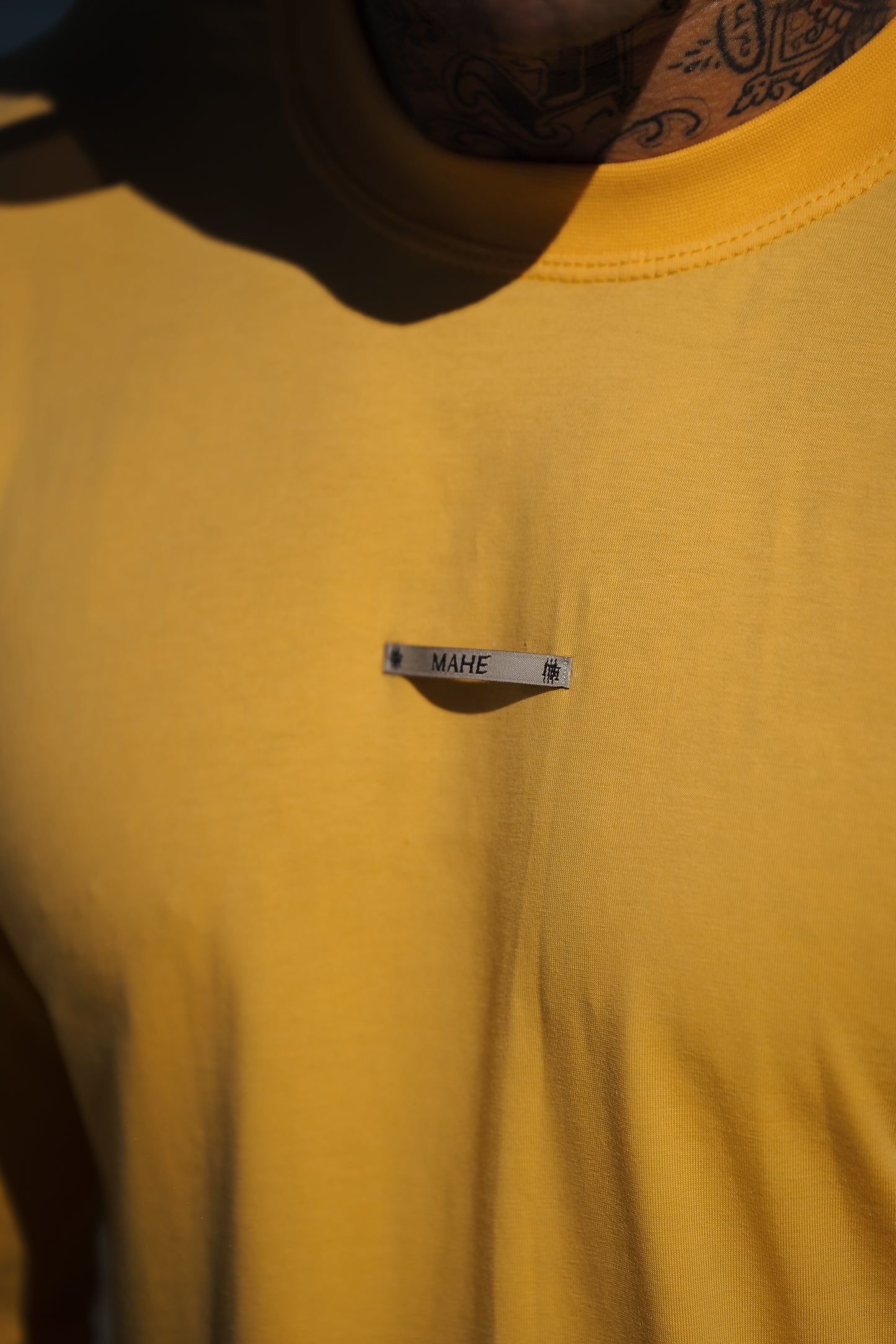 camiseta mahe oversize spray paint sunlight yellow