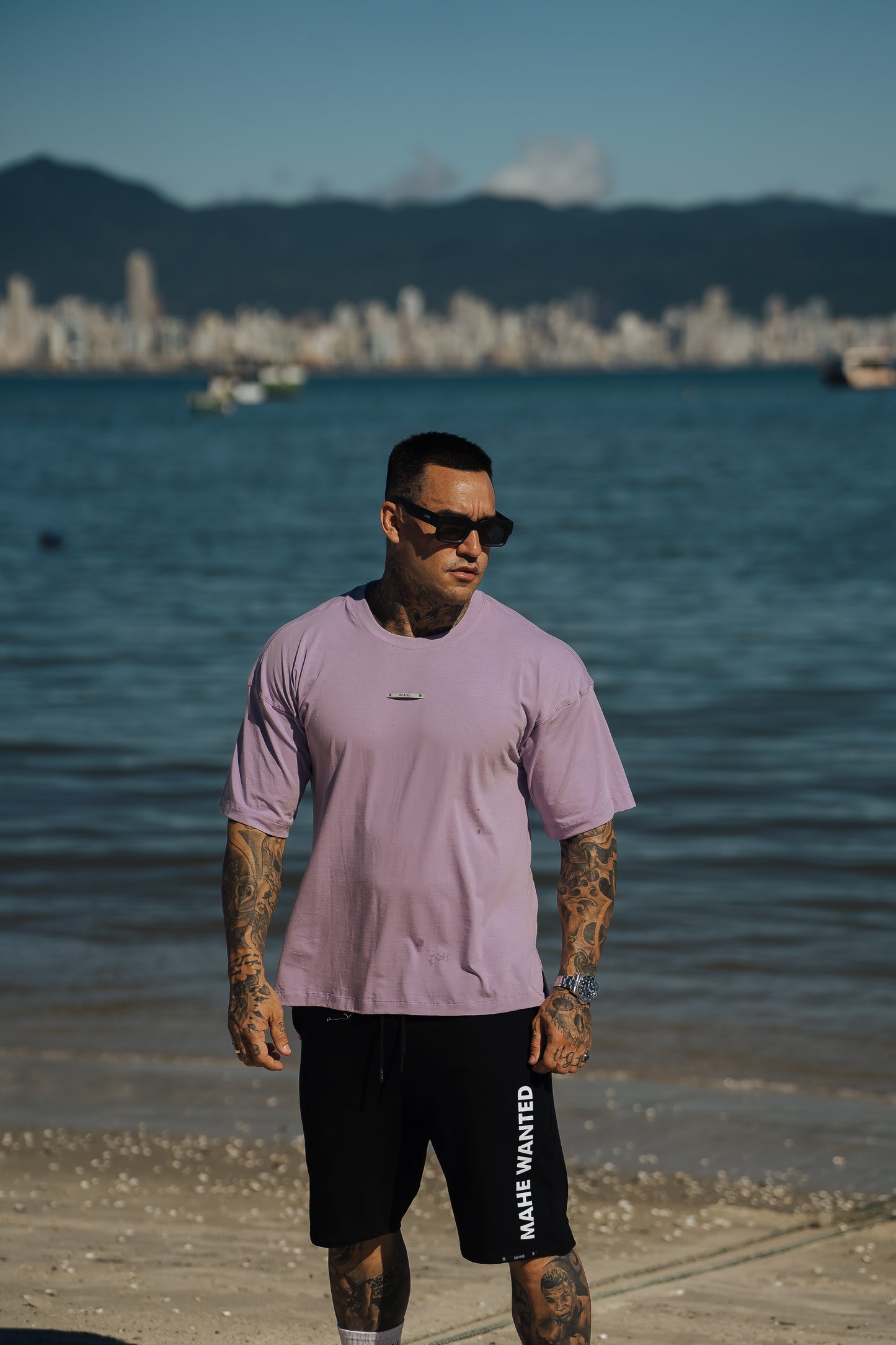 camiseta mahe oversize spray paint lavander
