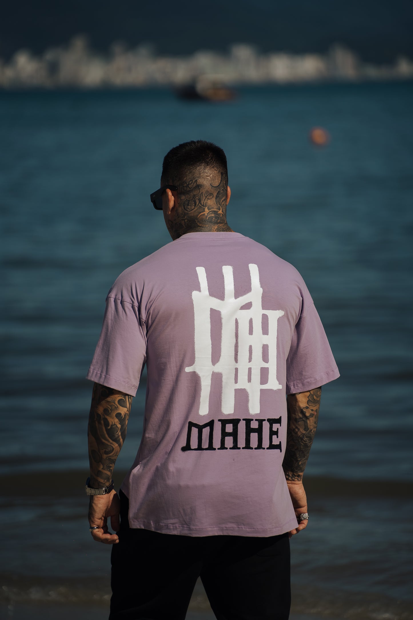 camiseta mahe oversize spray paint lavander