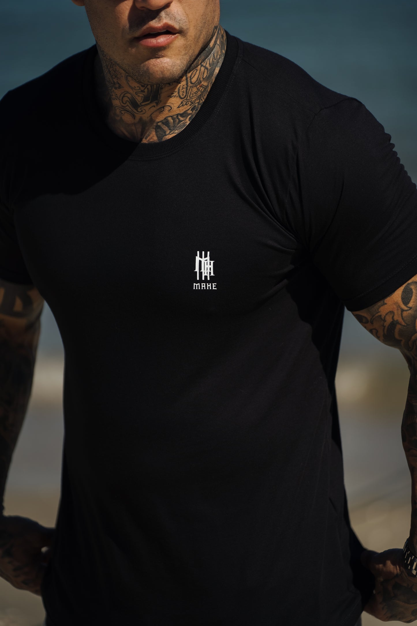 camiseta mahe black line