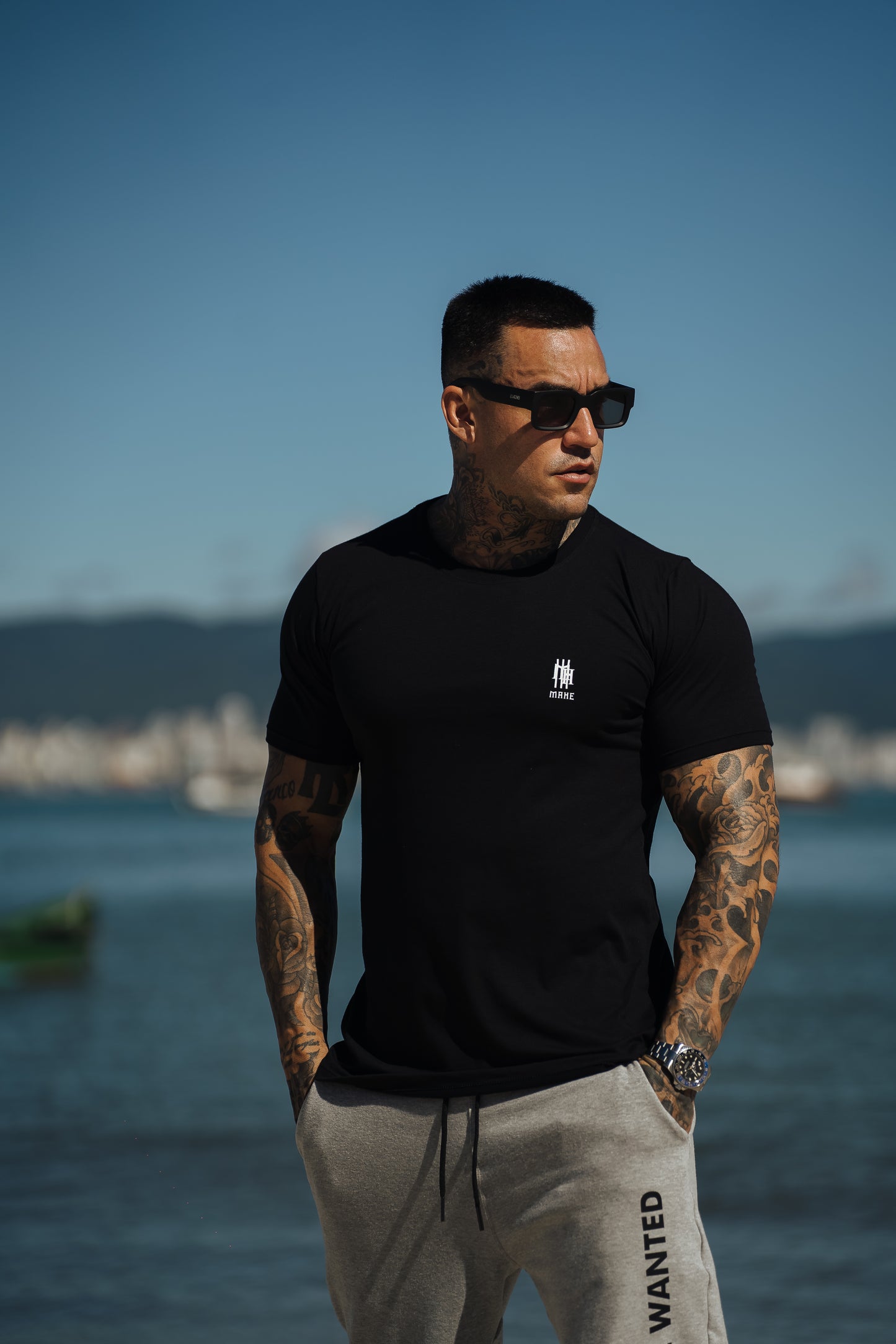 camiseta mahe black line