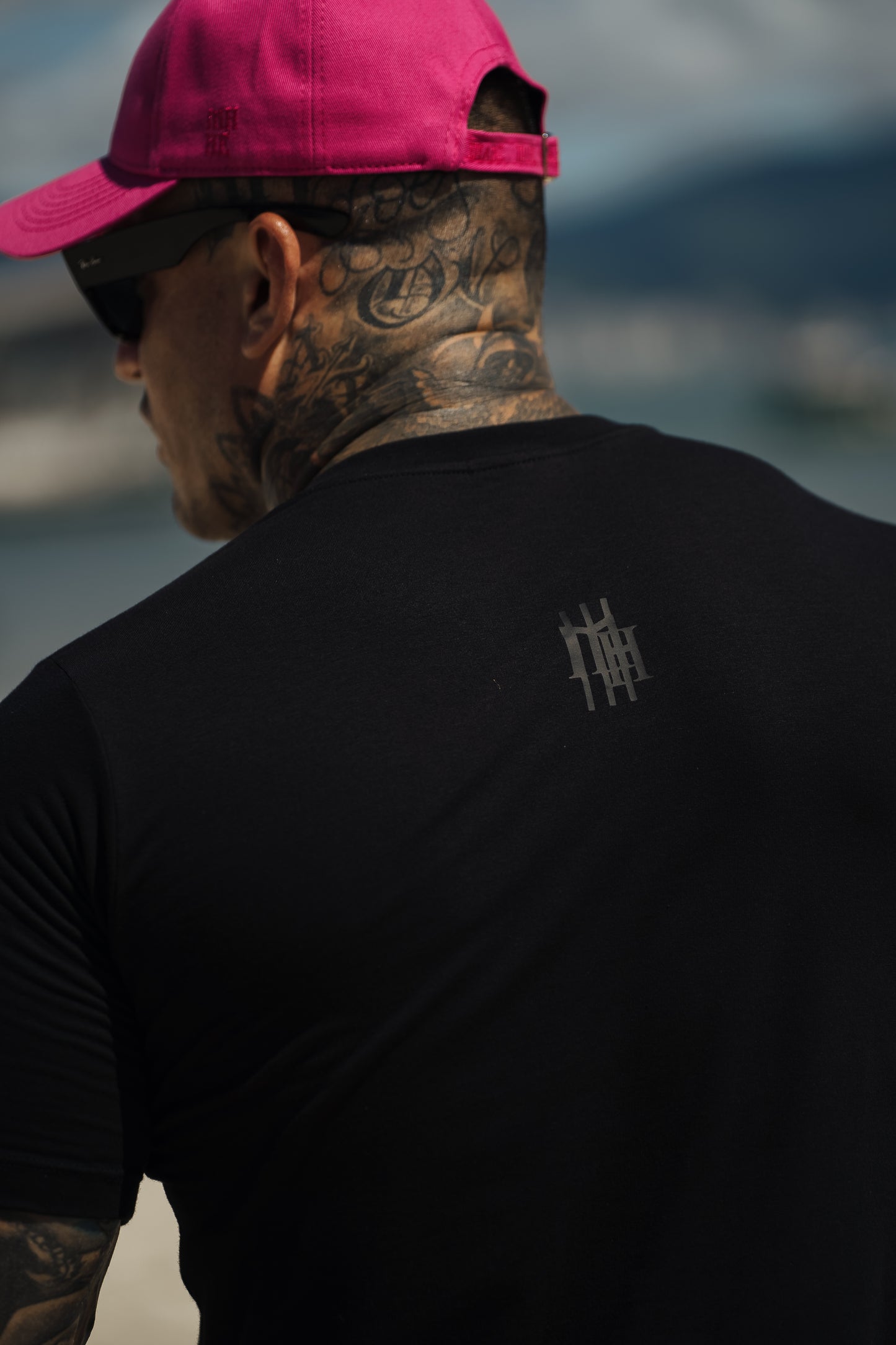camiseta mahe black gold flash