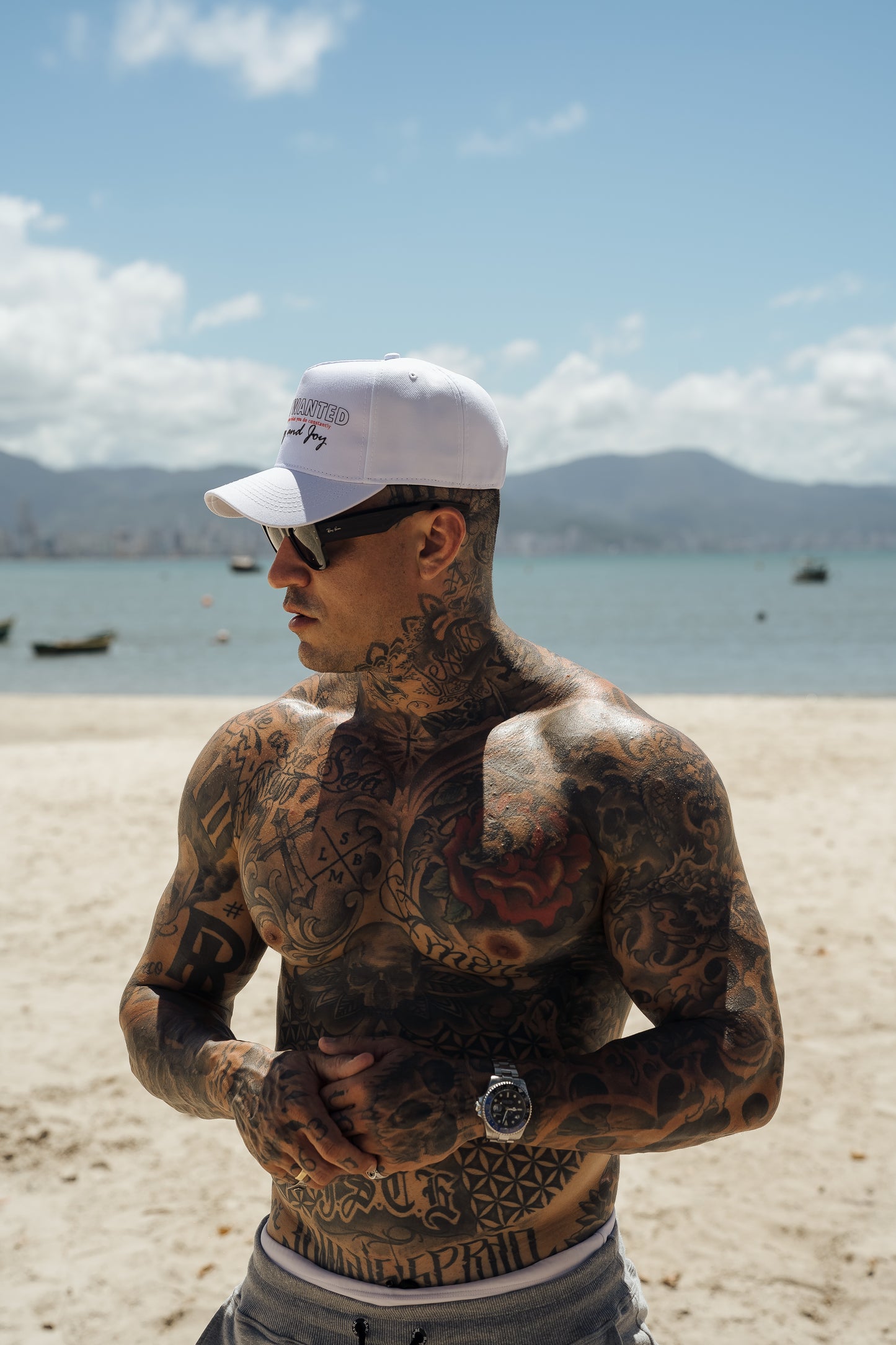 cap mahe light white