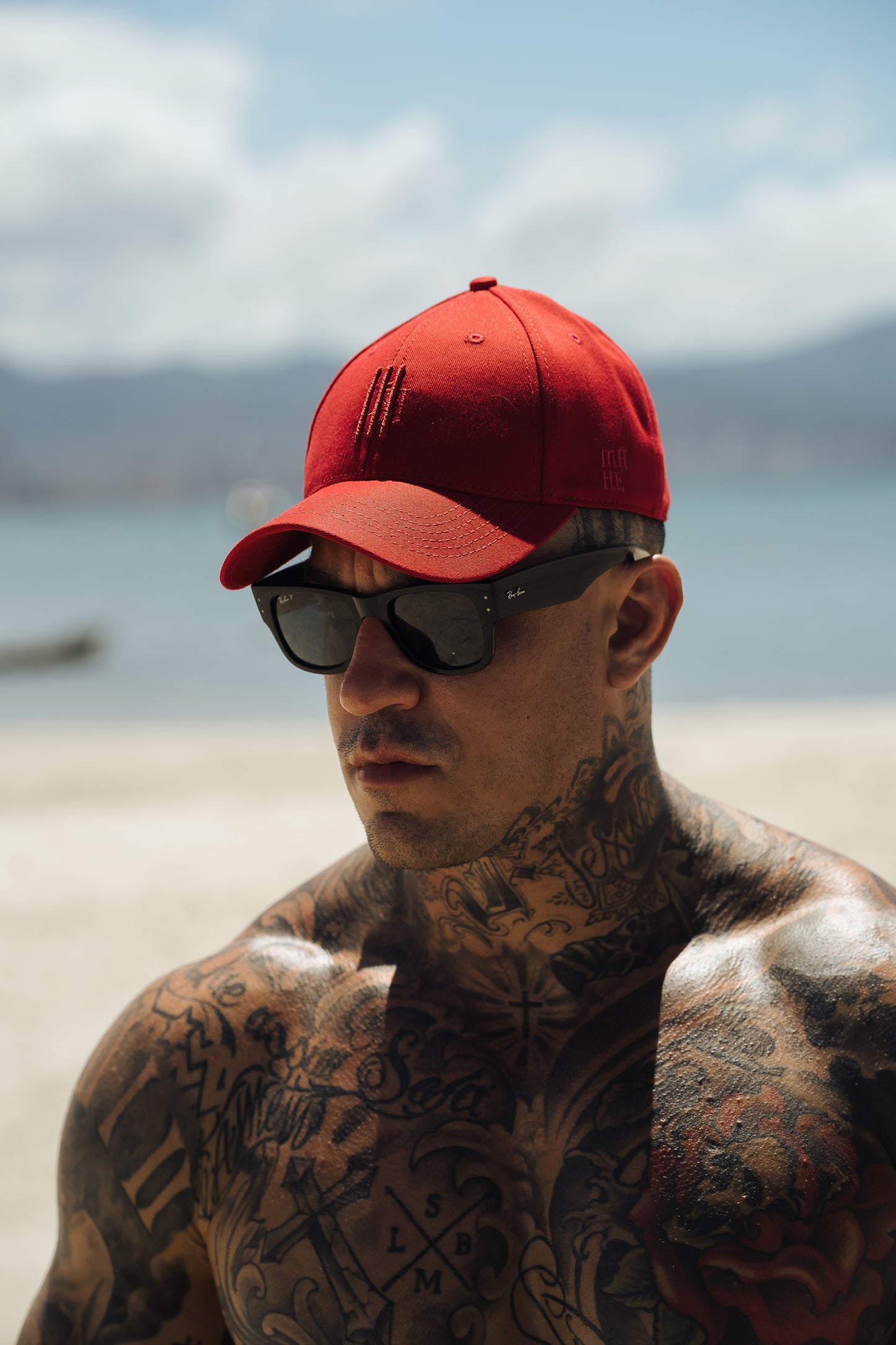 cap mahe red sing