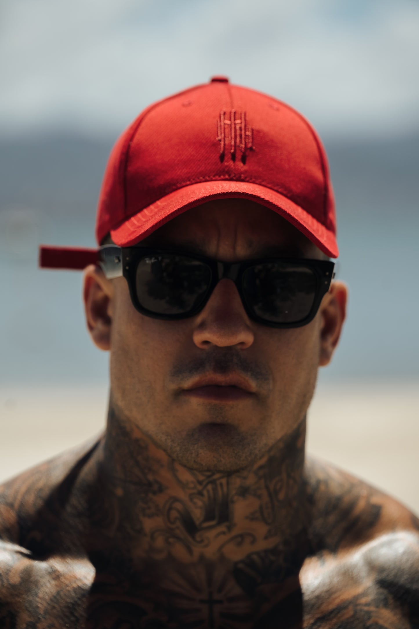 cap mahe red sing