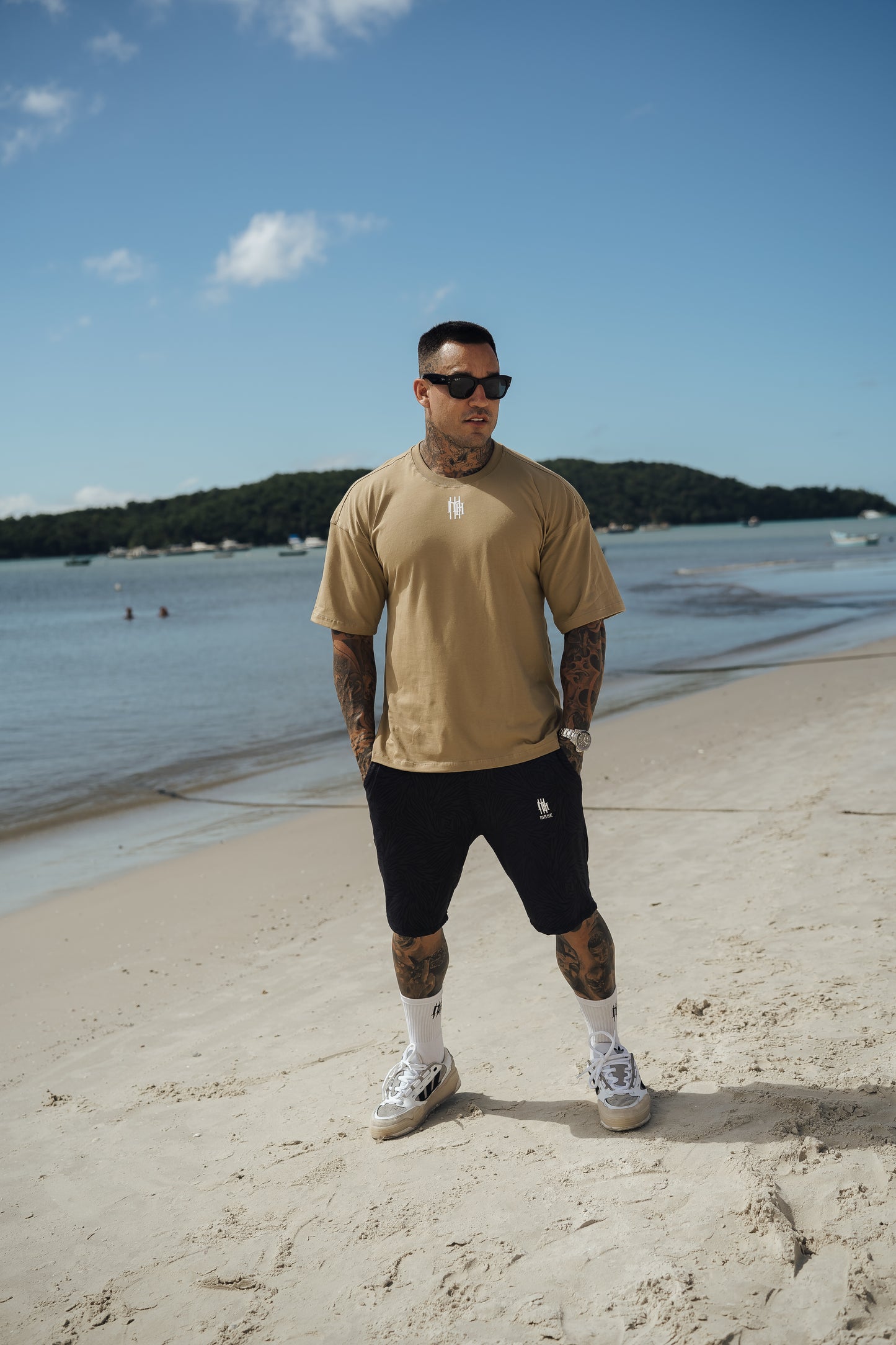 camiseta mahe oversize kakhi persistence