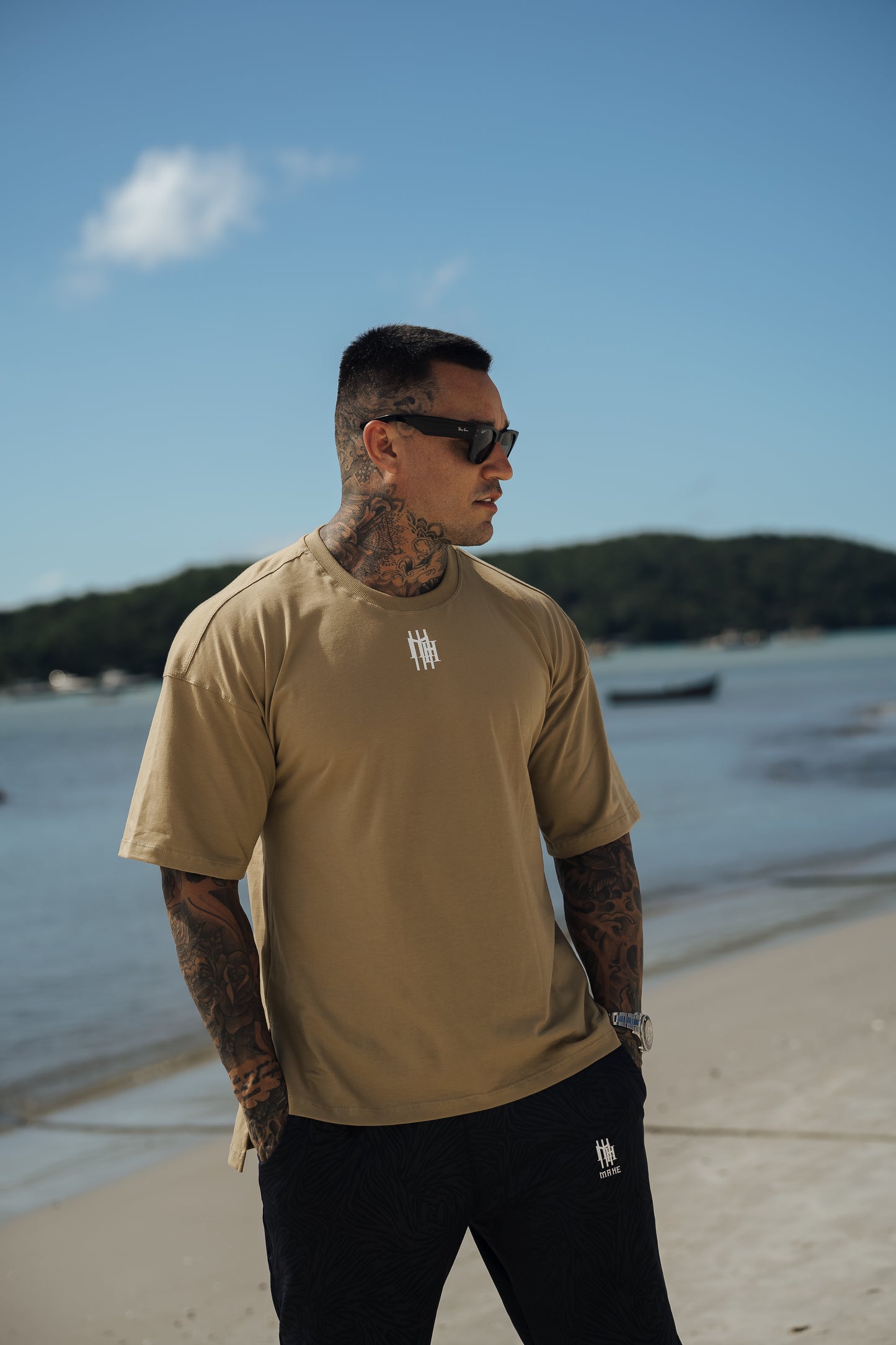 camiseta mahe oversize kakhi persistence