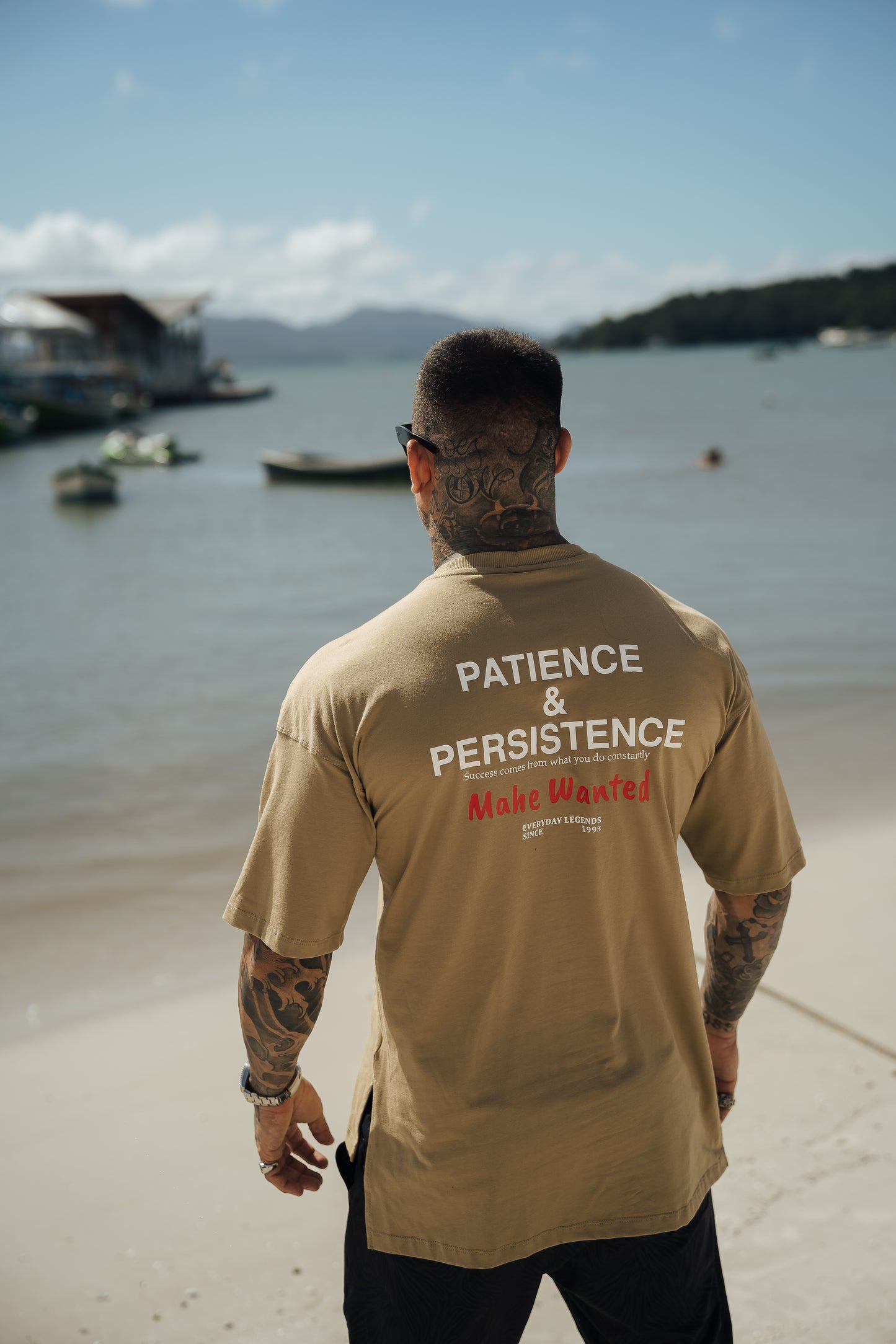 camiseta mahe oversize kakhi persistence