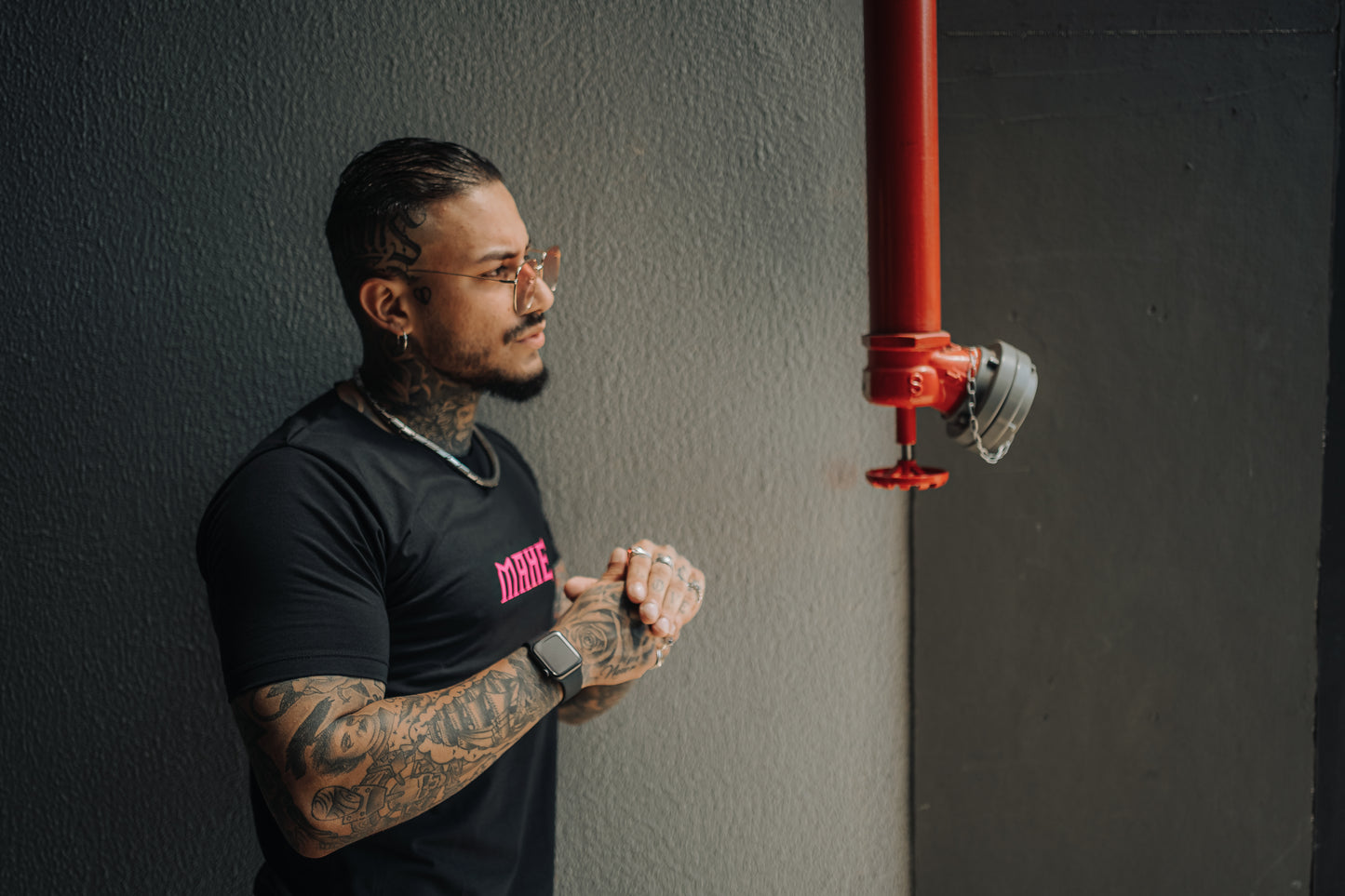 camiseta mahe black pink