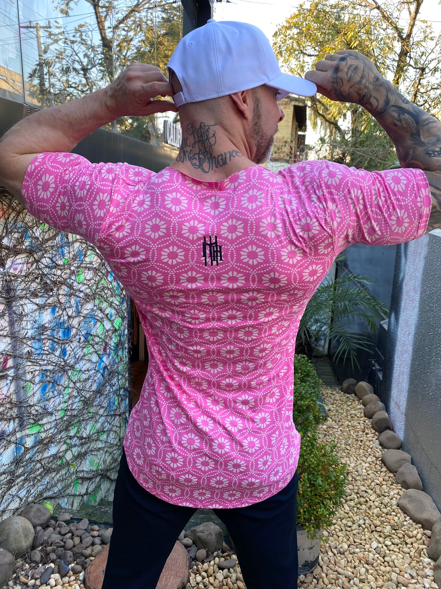 camiseta mahe pink flowers