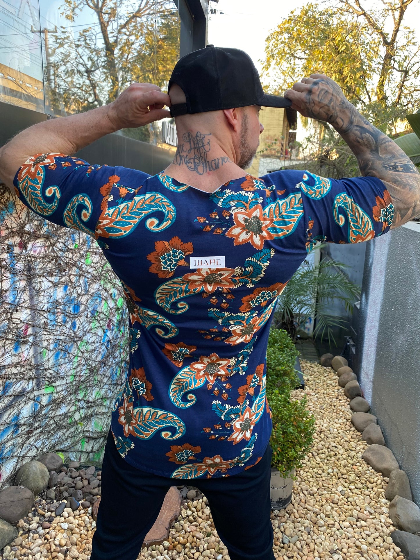 camiseta mahe flowers