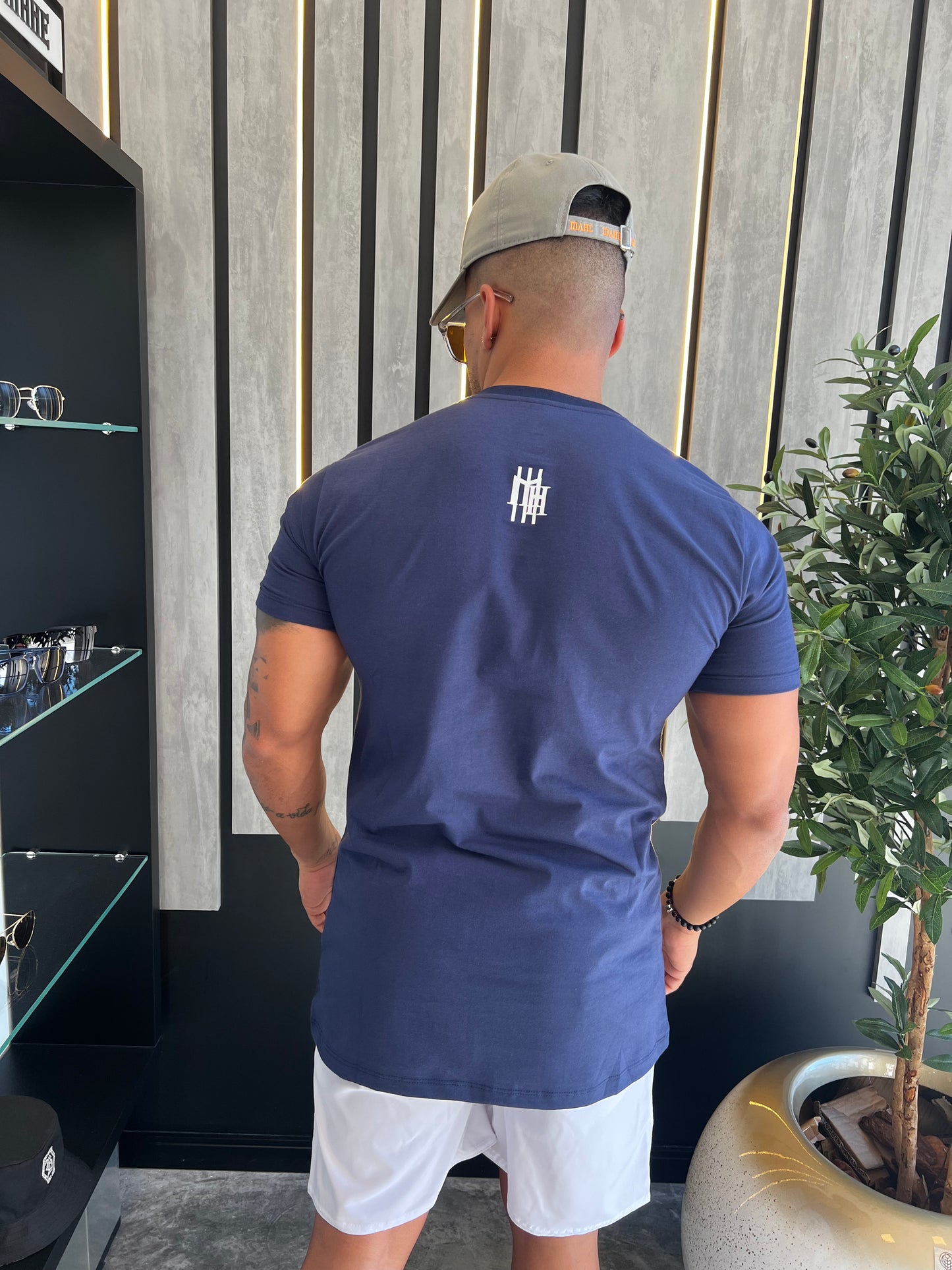 camiseta mahe neon blue