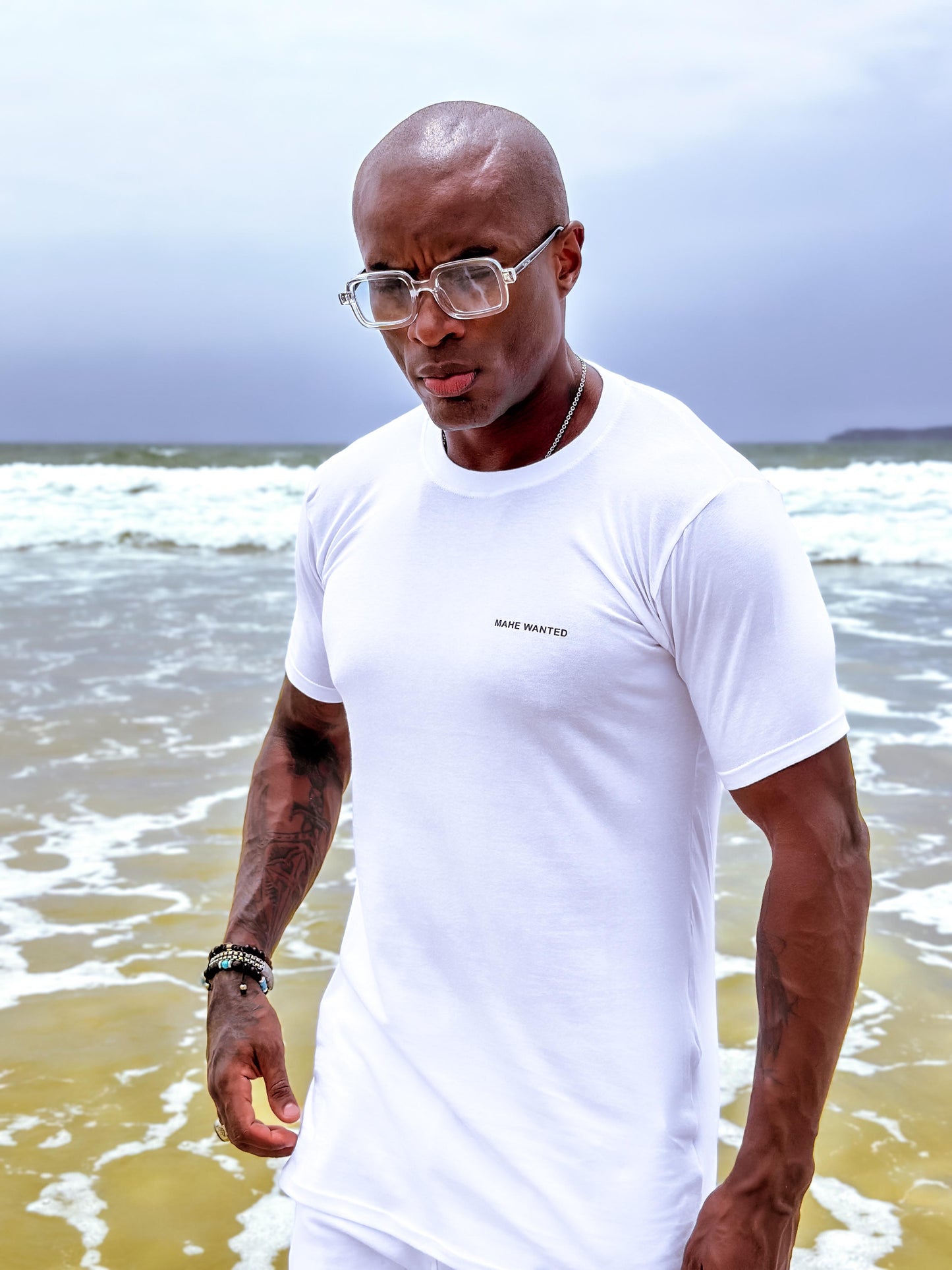 camiseta mahe white sky