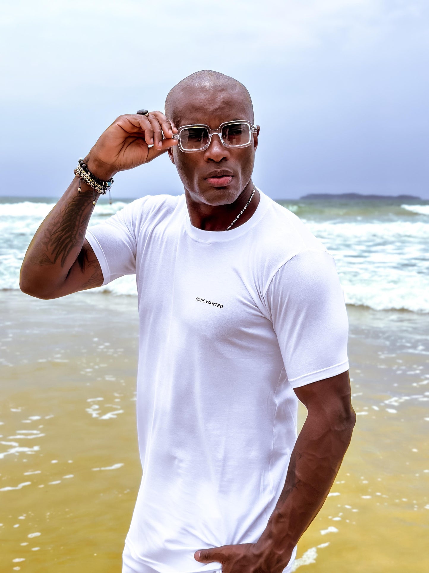 camiseta mahe white sky