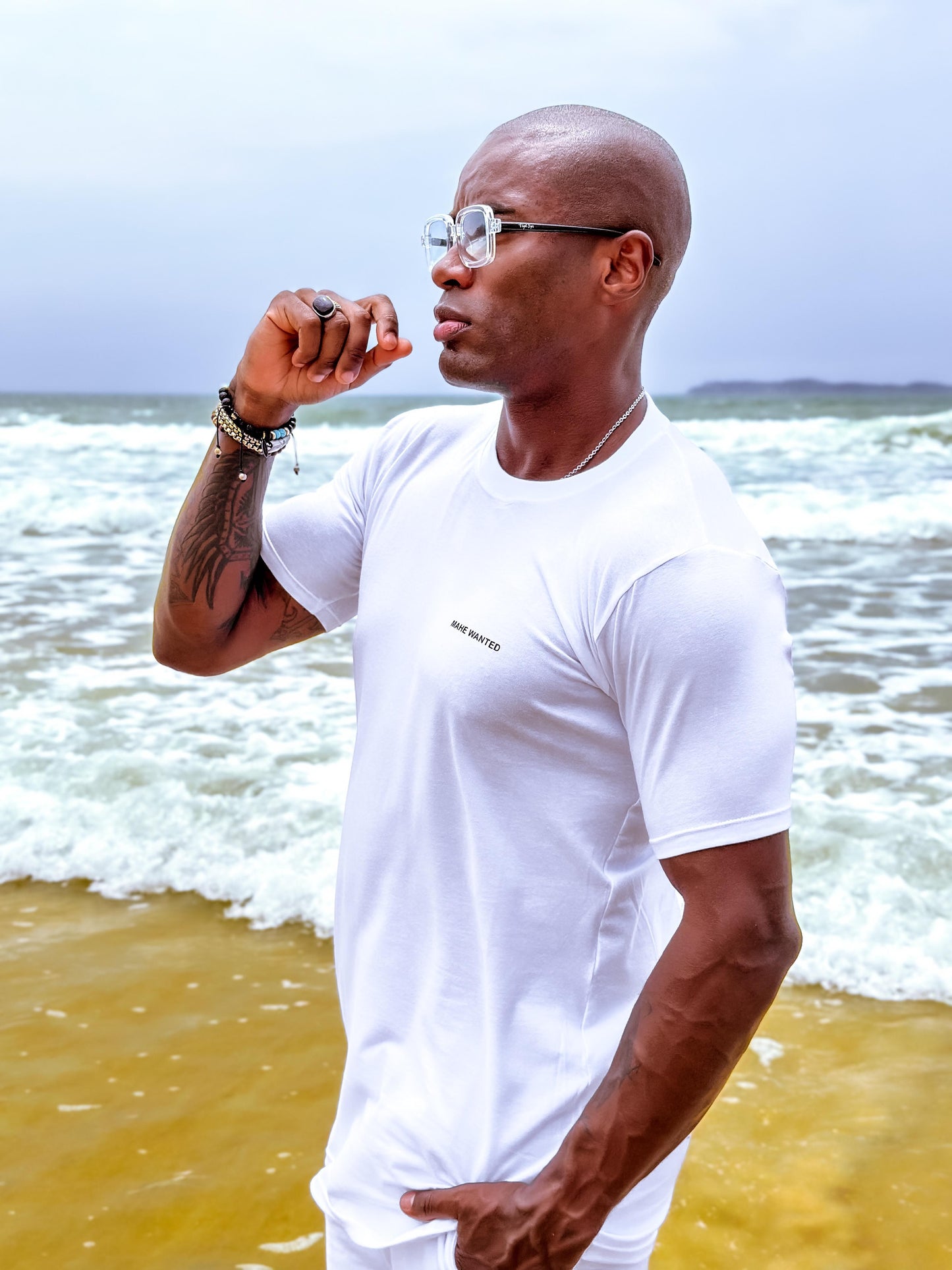 camiseta mahe white sky