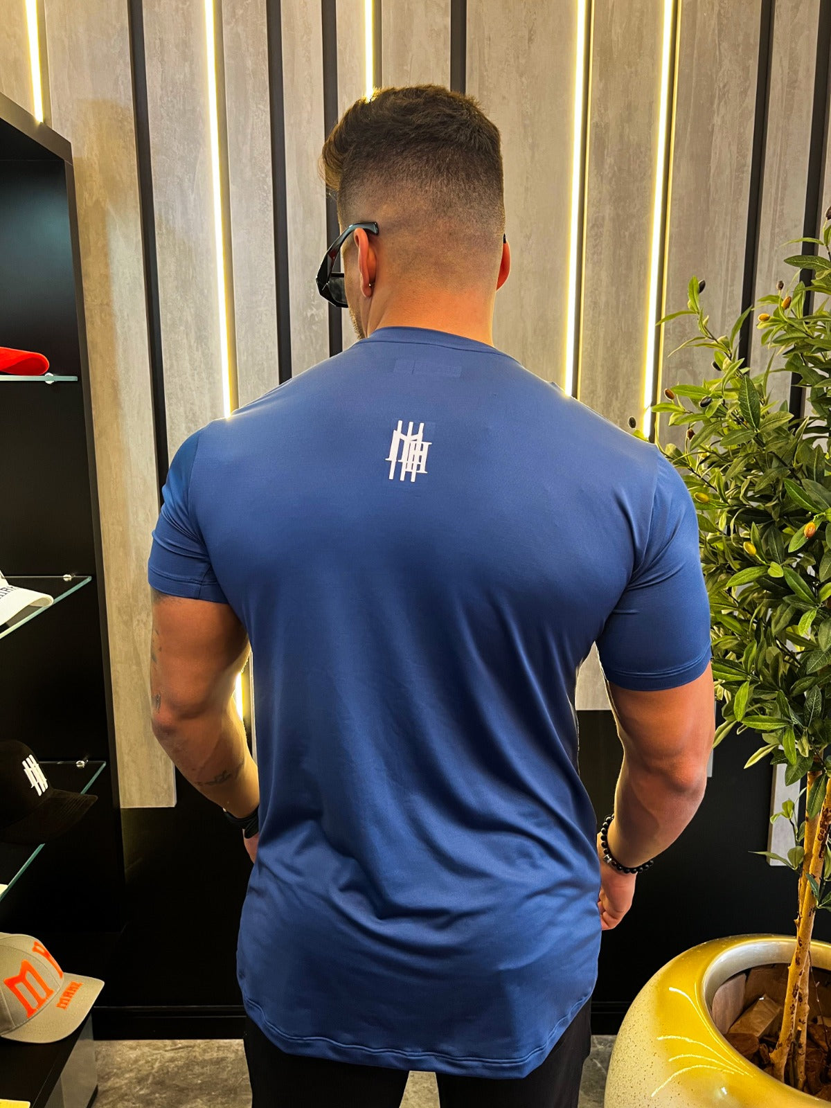 camiseta mahe aston blue