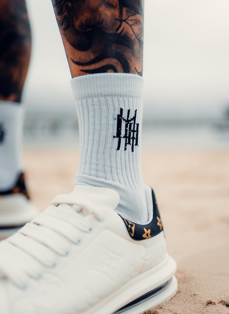 meia mahe required white