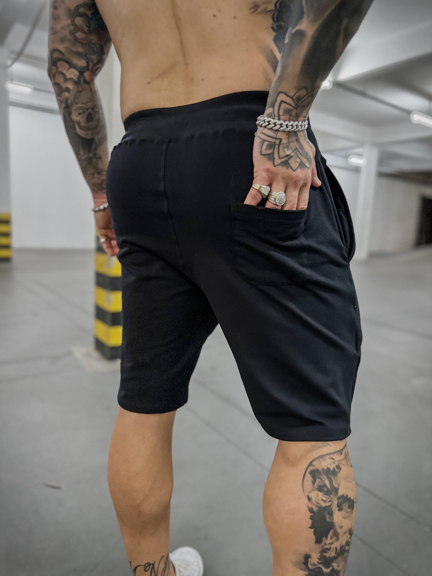 bermuda mahe black clue