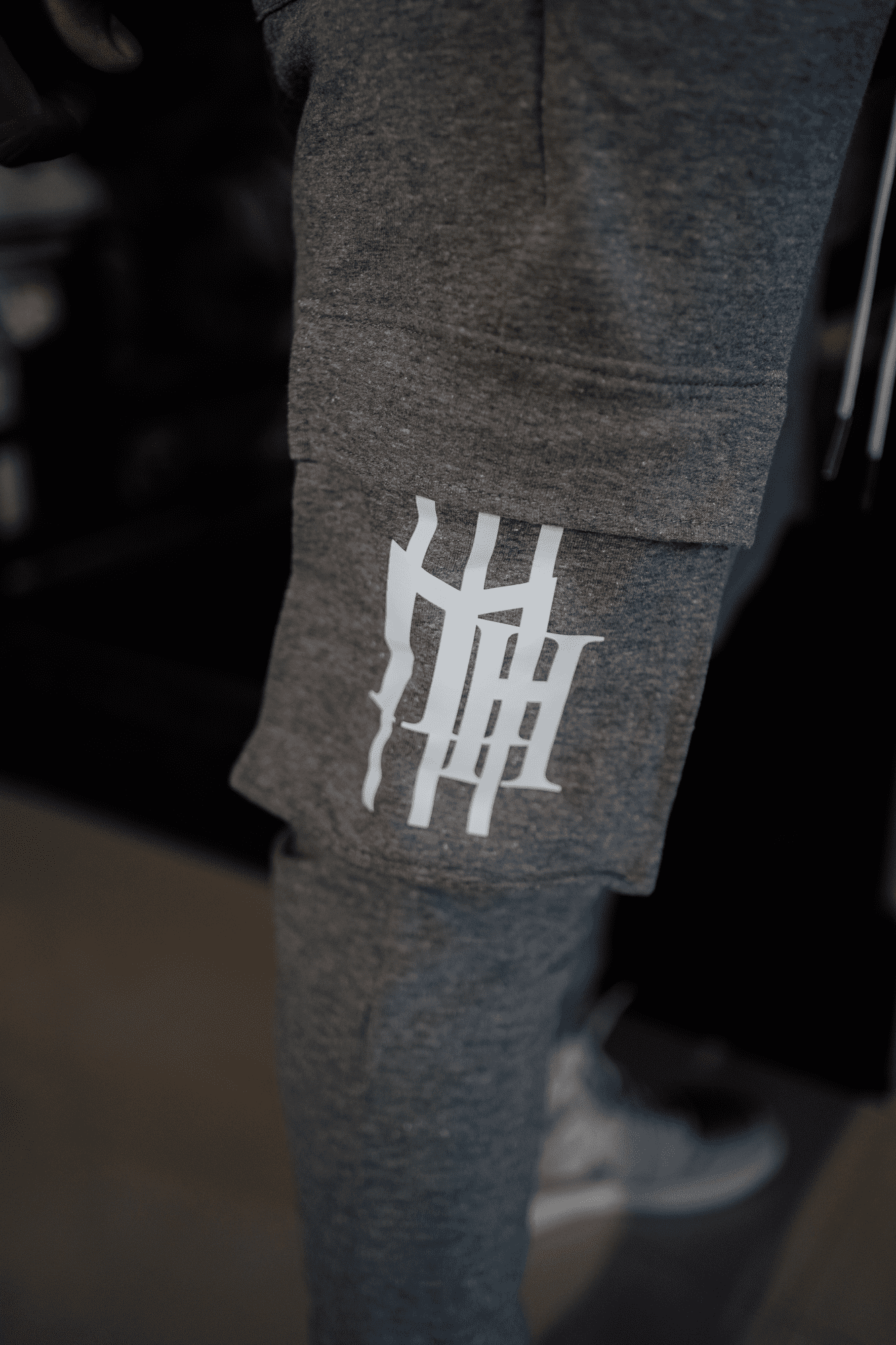 calça mahe nine three grey