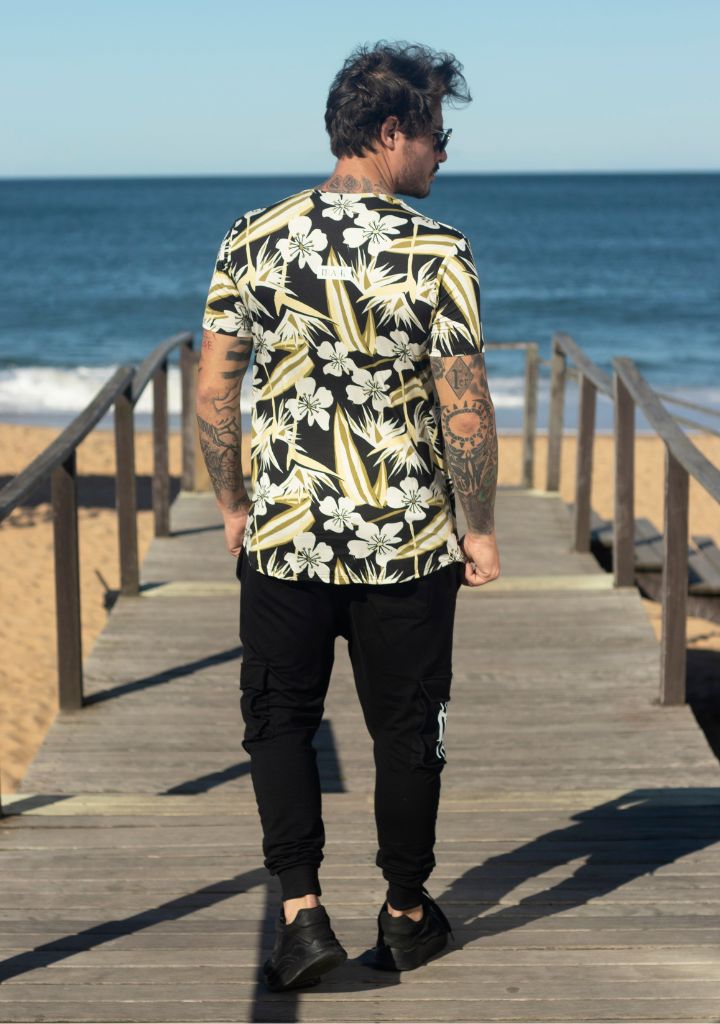 camiseta mahe white flowers