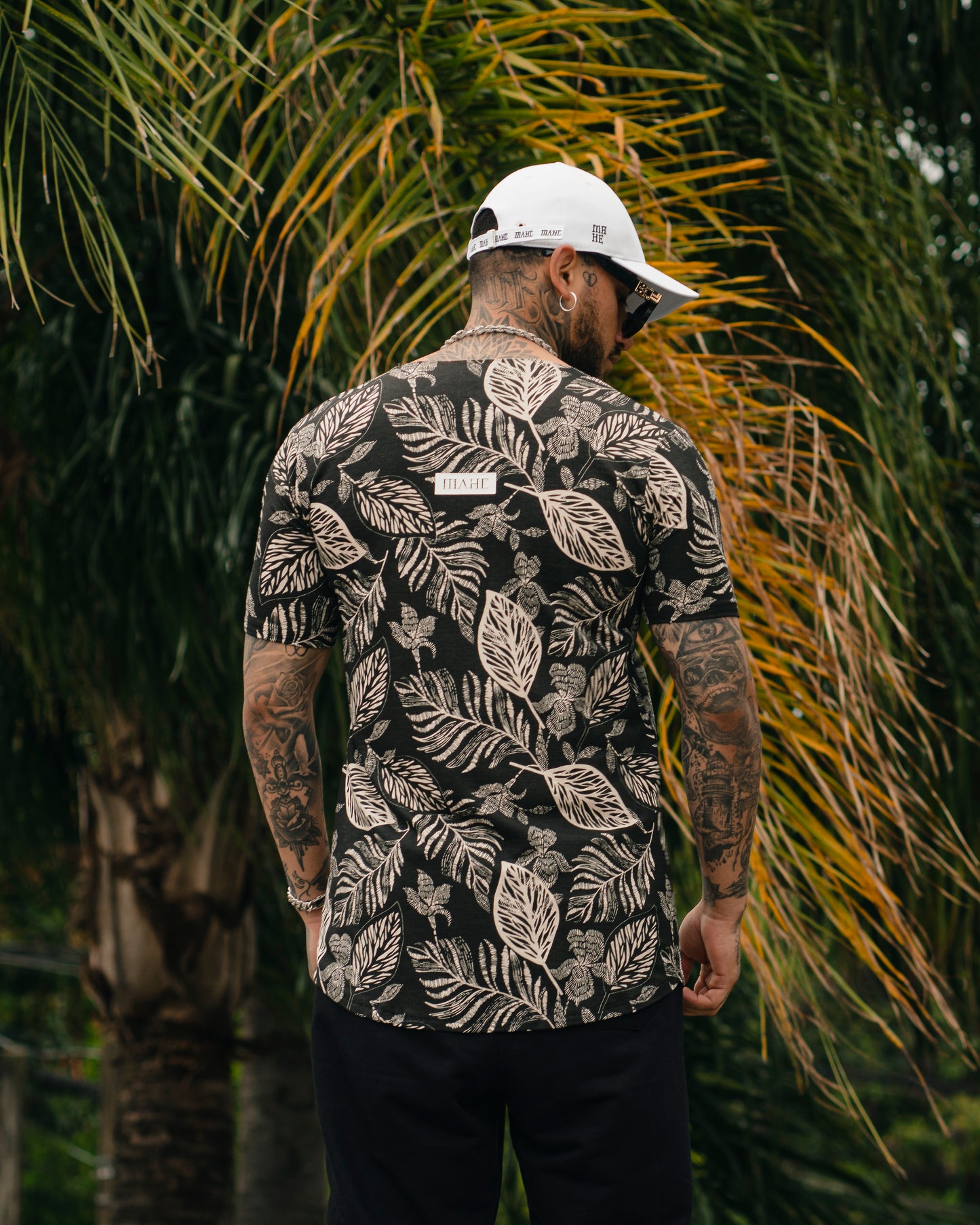 camiseta mahe flower black