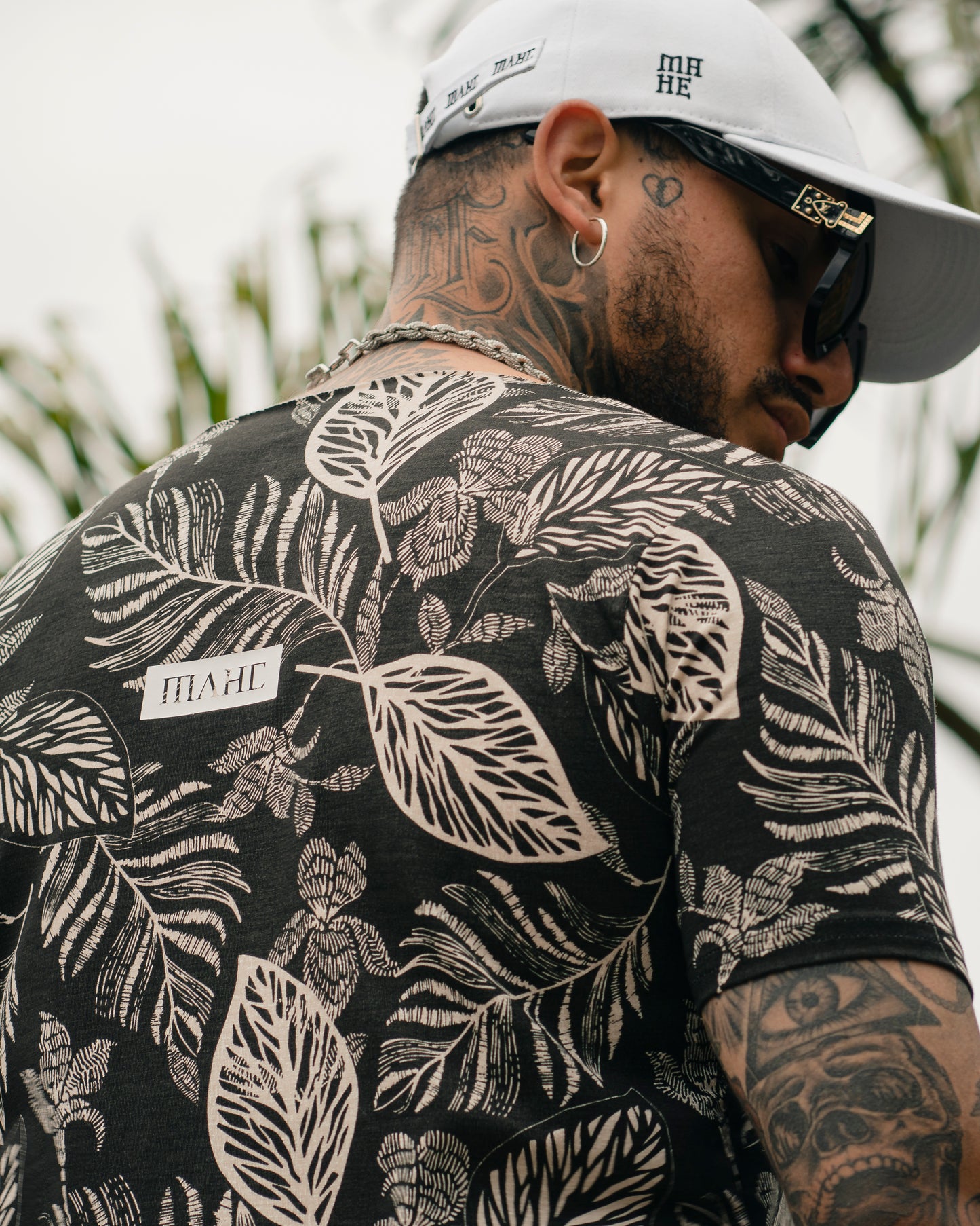 camiseta mahe flower black