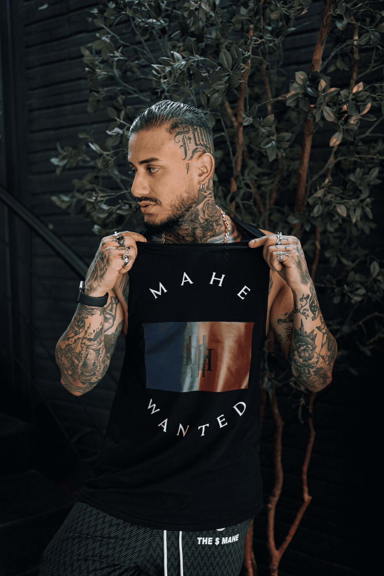 regata mahe flag black