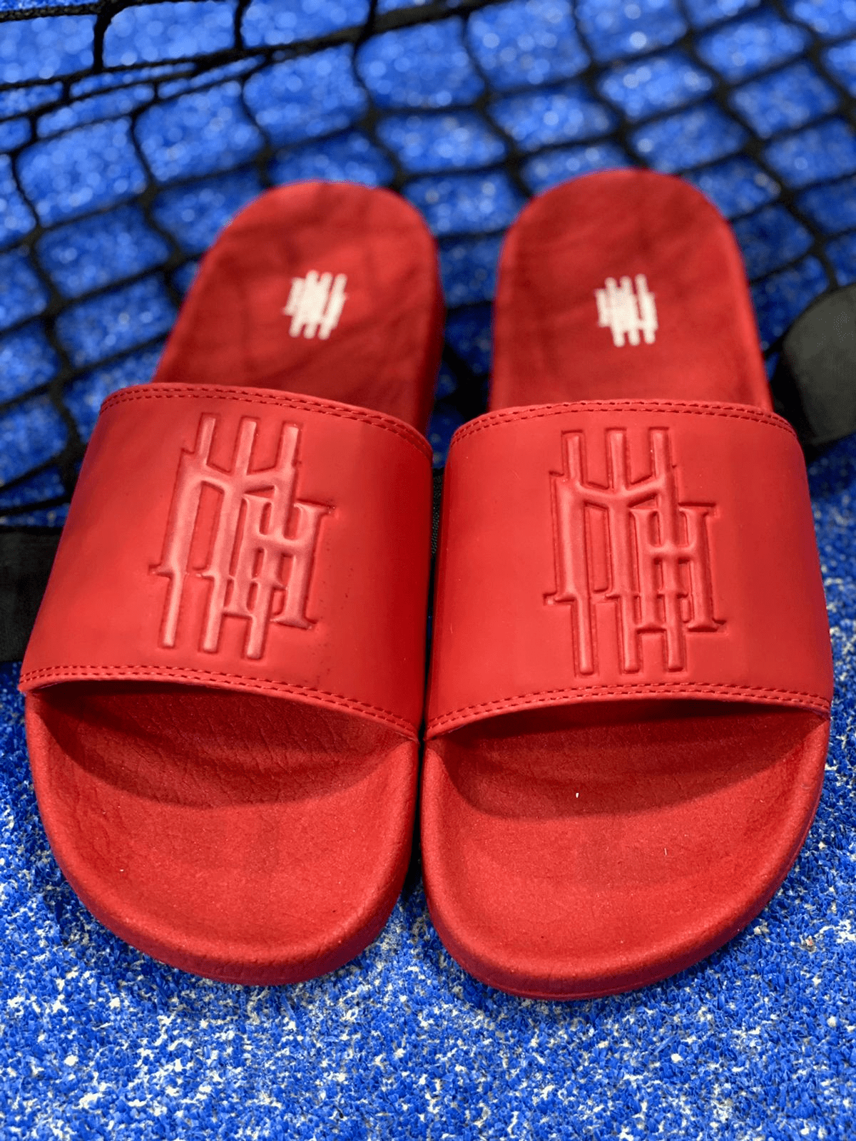 chinelo mahe subtle red